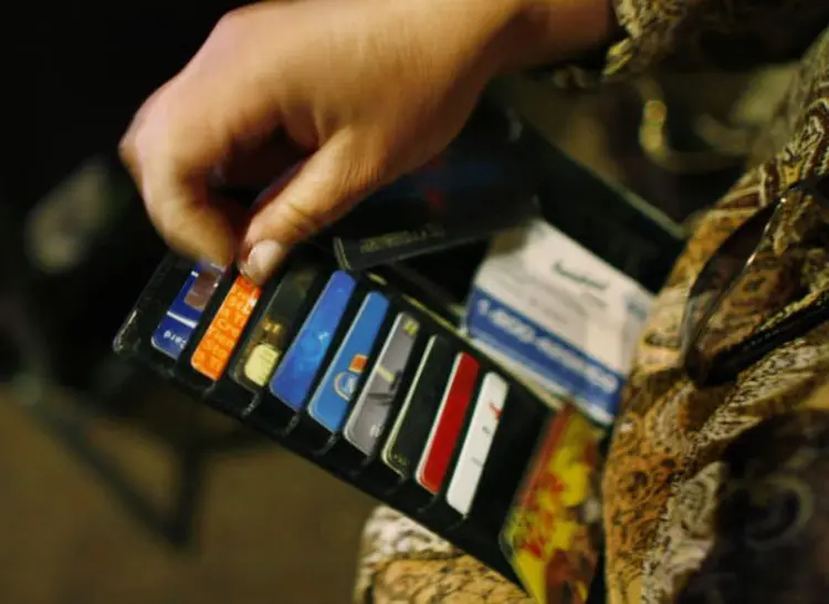 Cartões: o recuo deve-se quase exclusivamente ao rotativo do cartão de crédito (Joe Raedle/Getty Images)