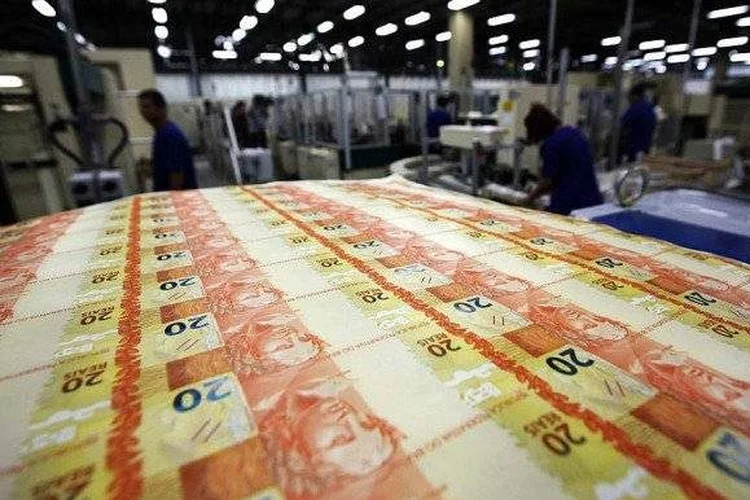 Poupança: o investidor teve um ganho real de 2,45% acima da inflação em um ano (Marcelo Sayão/EFE)