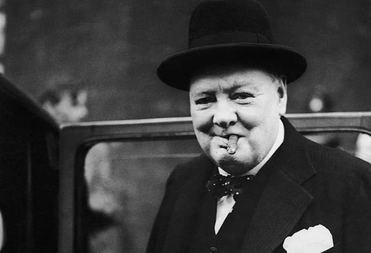 Churchill: um ministro alemão planejava oferecer o trono britânico ao irmão do rei (Hulton Archive/Keystone/Getty Images)