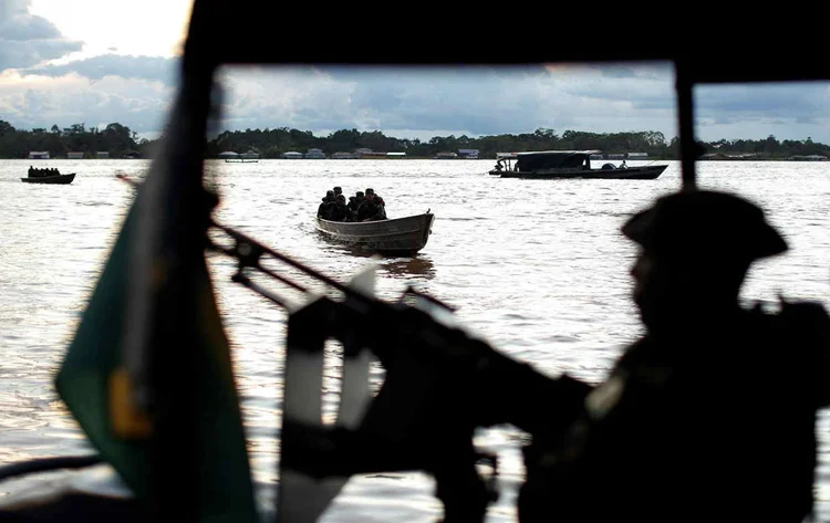 EXÉRCITO BRASILEIRO EM OPERAÇÃO CONJUNTA NA FRONTEIRA COM COLÔMBIA E PERU: facções como o PCC e a FDN escoam 35% do mercado colombiano de drogas / Bruno Kelly/ Reuters