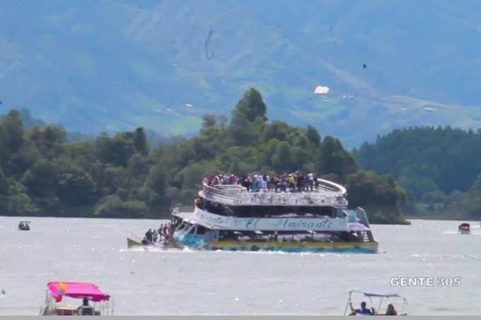 Embarcação de turistas naufraga na Colômbia e mata ao menos 9