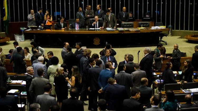 CONGRESSO: 16 horas para aprovar a nova meta fiscal &#8211; como será daqui pra frente? / Marcelo Camargo / Agência Brasil