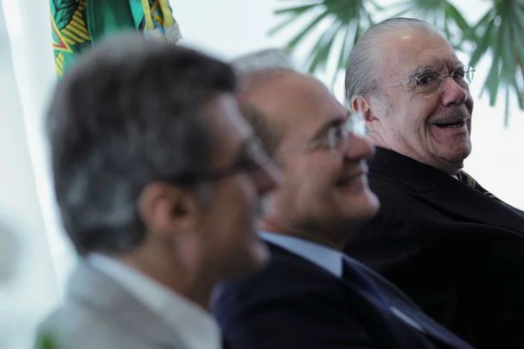 JUCÁ, RENAN E SARNEY: Trata-se de uma mudança que implica custos imediatos, concentrados em certas categorias, e benefícios difusos, incertos / Ueslei Marcelino/ Reuters