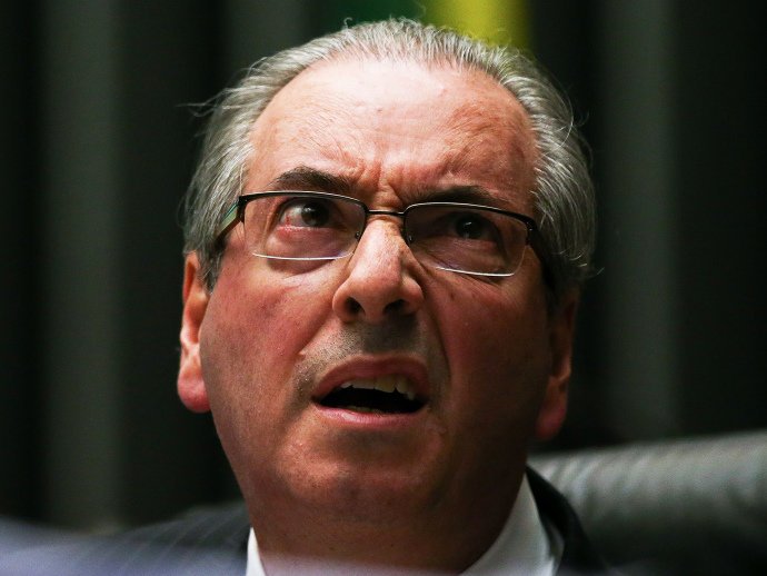 Cunha diz que fica; Dilma: foi tarde&