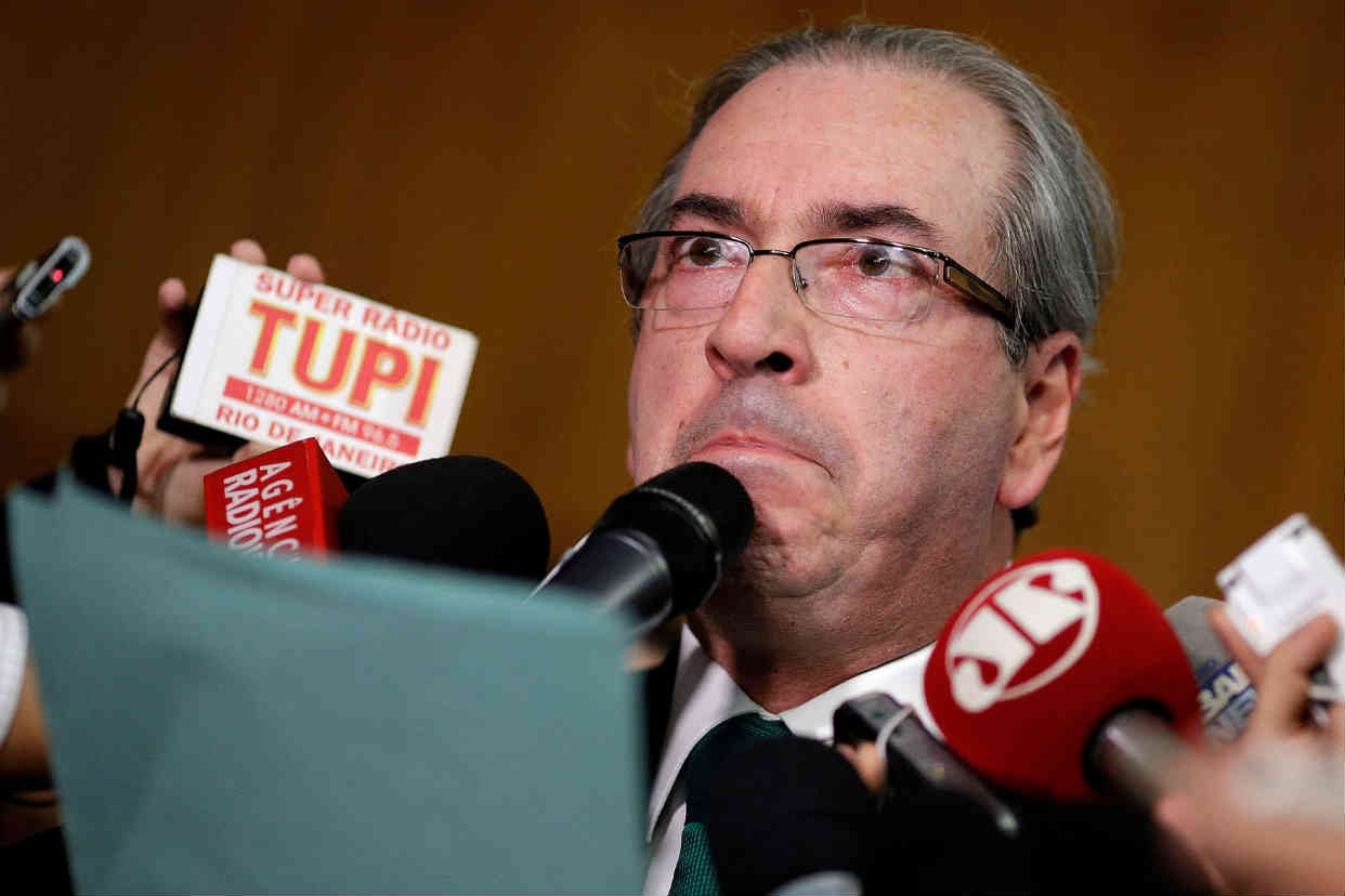 Cunha sai; A corrida pela sucessão&