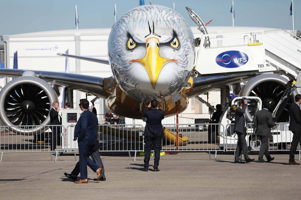 EUA avaliam avião de ataque da Embraer e ações sobem na Bolsa