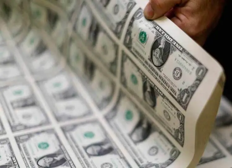 Dólar: o cenário externo também ajudava no movimento de baixa do dólar (Gary Cameron/Reuters)