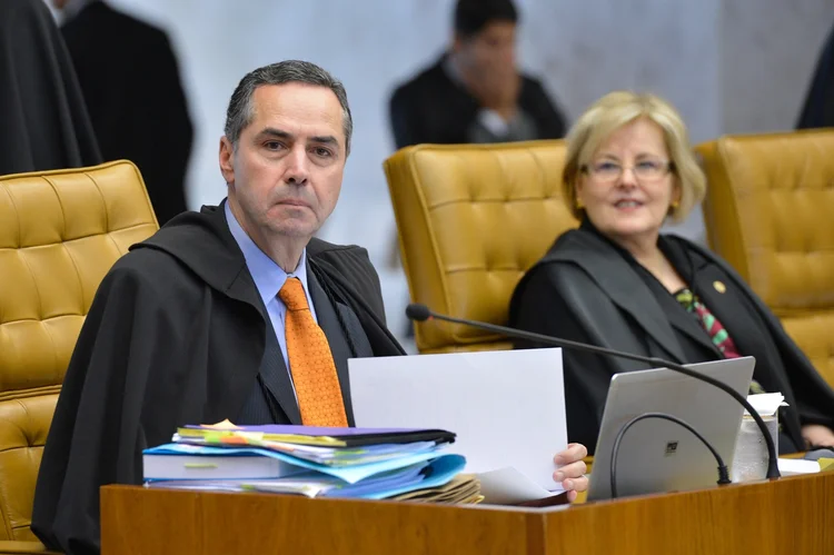 STF: Ministro Luís Roberto Barroso deu voto favorável à desaposentação na última sessão, dia 9 de outubro; a ministra Rosa Weber pediu vistas / José Cruz/ Agência Brasil