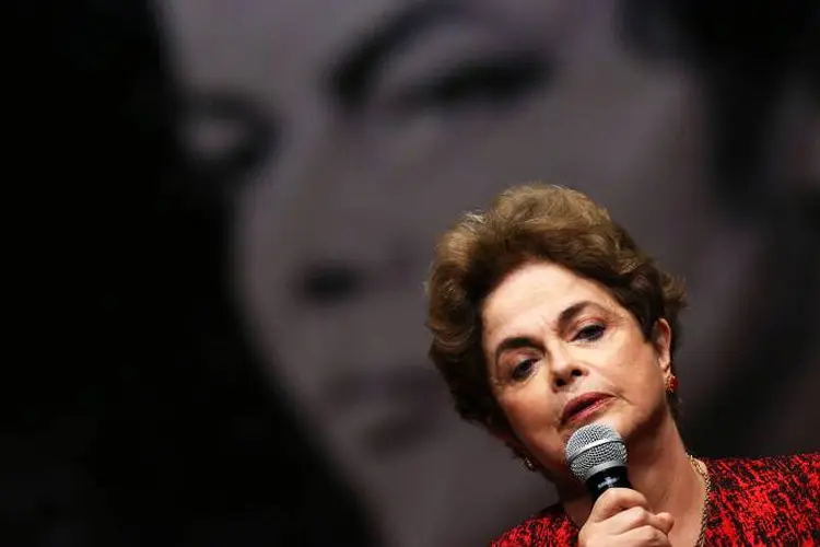 DILMA ROUSSEFF: ela deve deixar hoje o Alvorada, e participará de campanhas municipais nas próximas semanas  / Ueslei Marcelino / Reuters (Ueslei Marcelino/Reuters)