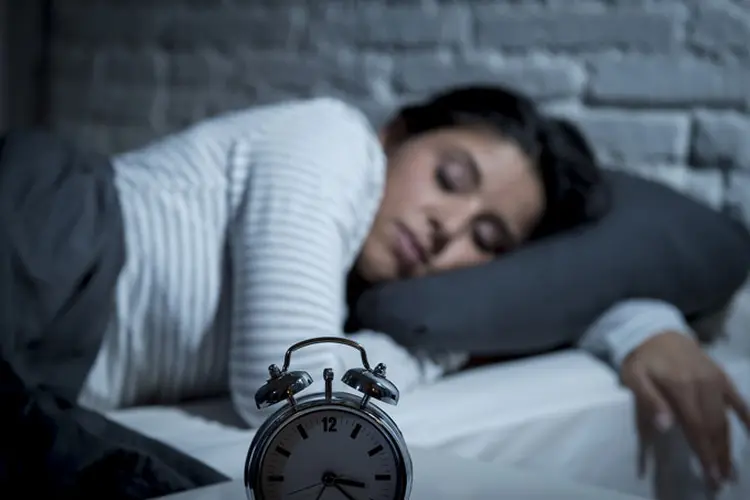Brasileiros dormem, em média, 6 horas e 44 minutos por noite (iStock/Thinkstock)
