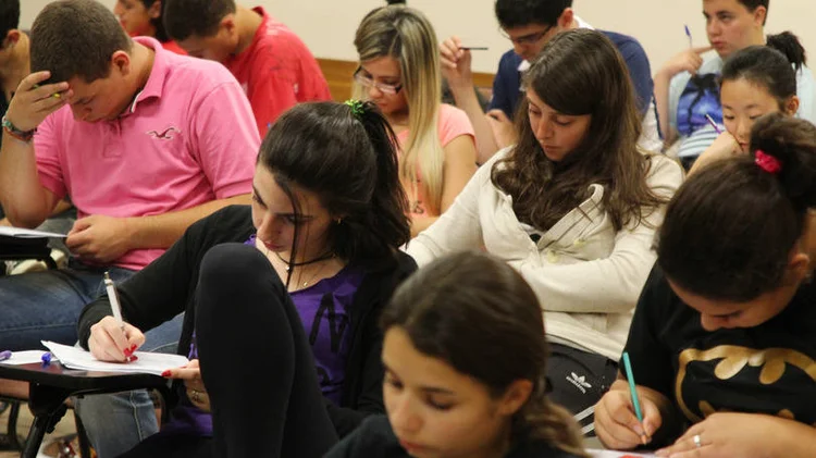 Enem: os estudantes que participaram da última edição do da prova, já podem conferir a correção de sua redação (USP Imagens/Divulgação)