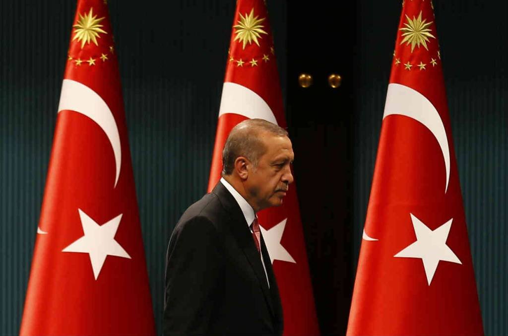 Turquia destitui 2.766 funcionários sob acusações de golpismo