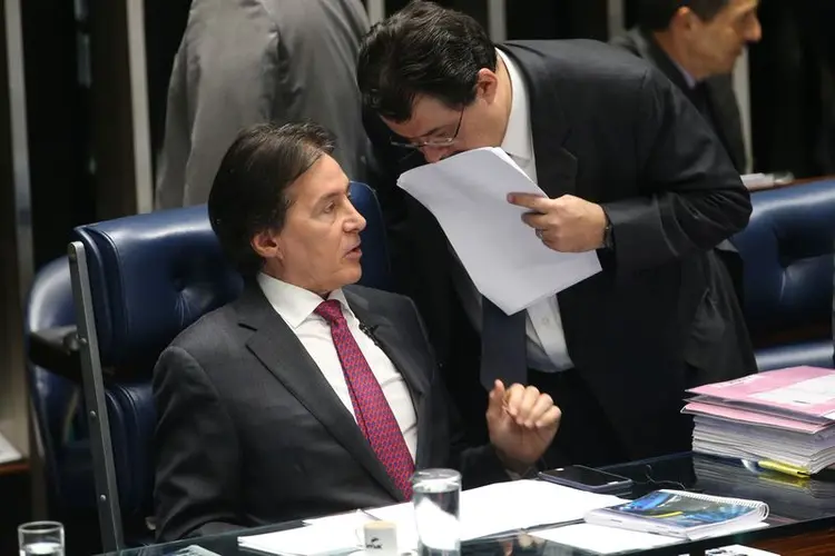 EUNÍCIO OLIVEIRA: Presidente do Senado foi internado de madrugada após desmaio e está na UTI, mas passa bem / Antonio Cruz/Agência Brasil