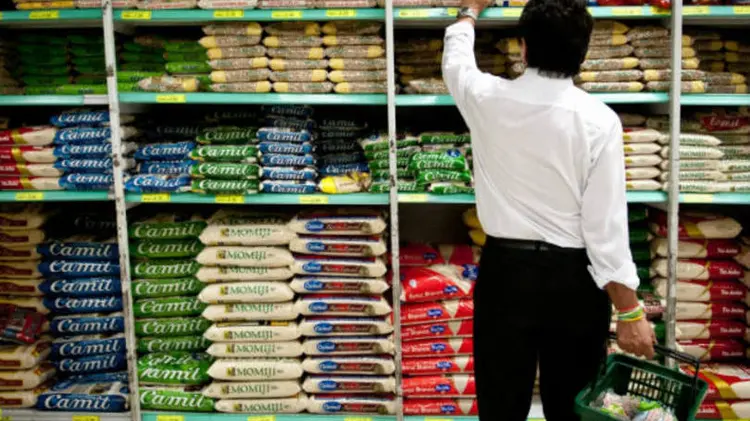 ALIMENTOS: o feijão acumula alta de 58% em 12 meses, o que levou o governo a buscar alternativas / Marcelo Camargo/ABr (Marcelo Camargo/Agência Brasil)