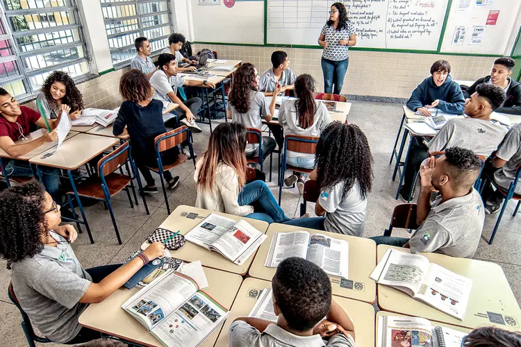 COLÉGIO CHICO ANYSIO, NO RIO DE JANEIRO: o ensino integral e o currículo adaptado estão por trás dos bons resultados  / Andre Valentim