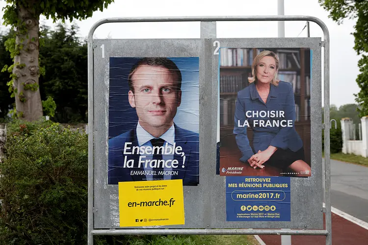 MACRON VS. LE PEN: esta sexta-feira foi o último dia de campanha antes da eleição presidencial no domingo / Benoit Tessier/ Reuters