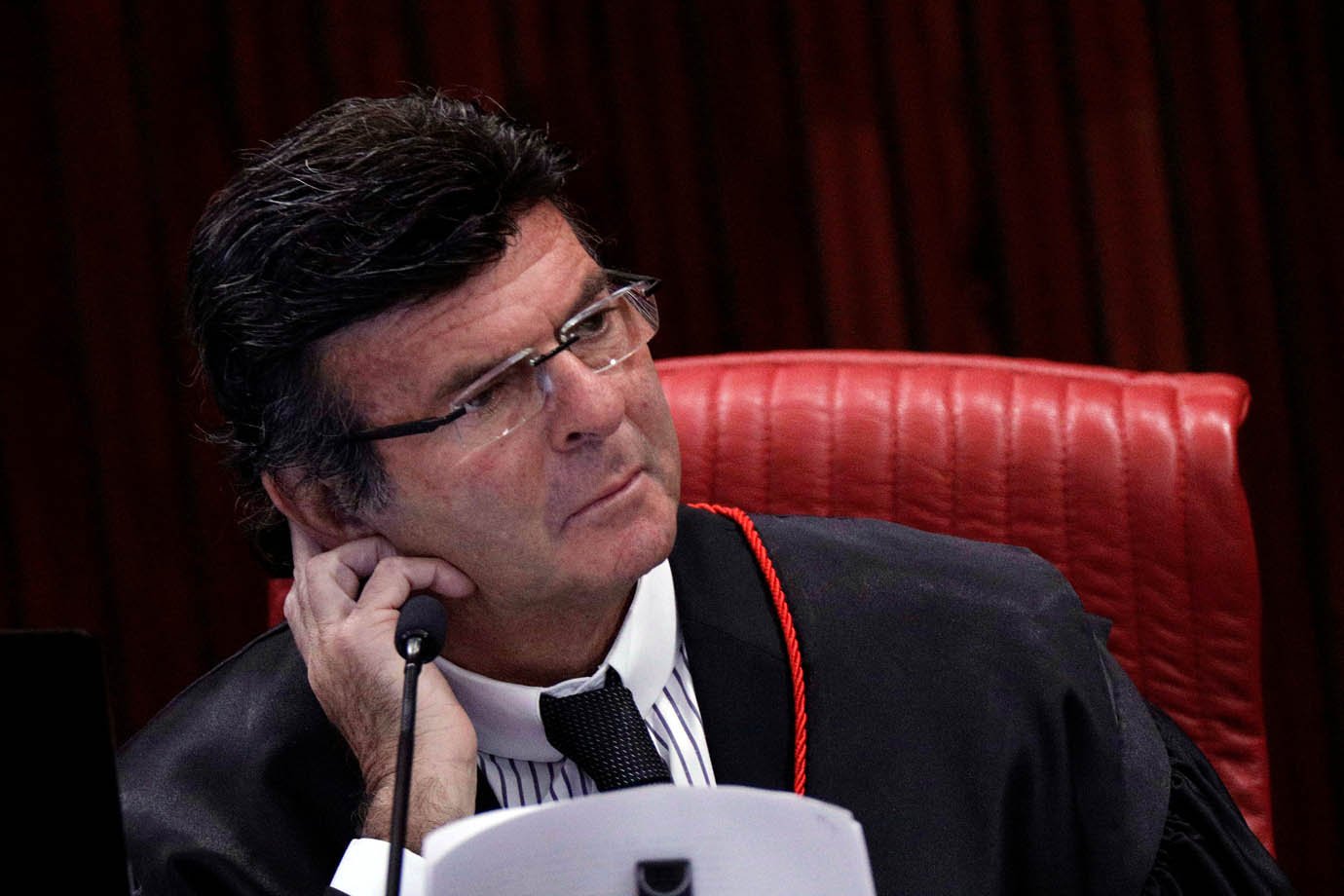 TSE decidirá se juiz vai barrar registro de ficha suja, diz Fux