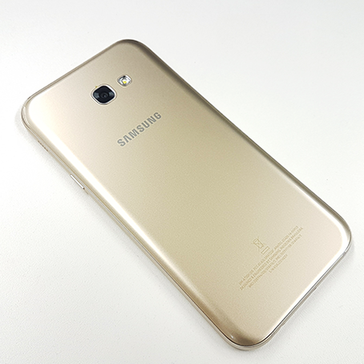 Review: Galaxy A7 tem bateria para um dia de uso e boas câmeras