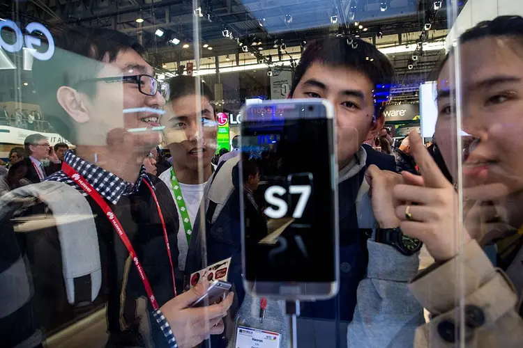 GALAXY S7: celular teve melhor venda do que modelos top de linha anteriores, ajudando a Samsung a sair de um momento difícil / David Ramos/Getty Images