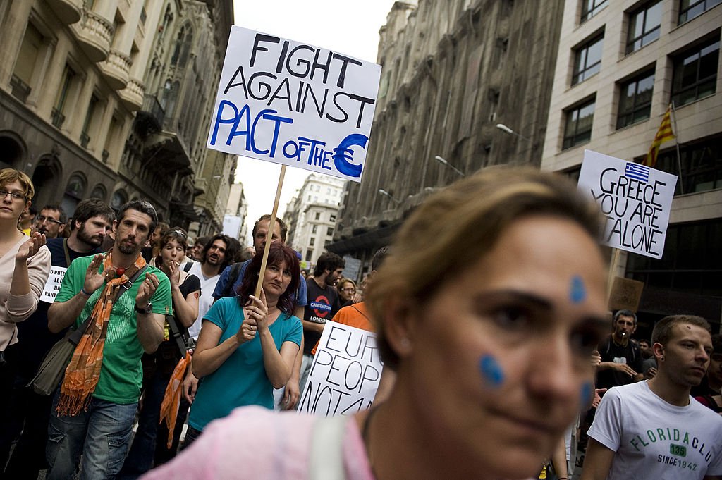 BARCELONA: População espanhola vai às ruas contra o Pacto do Euro e afirma: &#8220;Grécia, você não está sozinha&#8221; / David Ramos/Getty Images