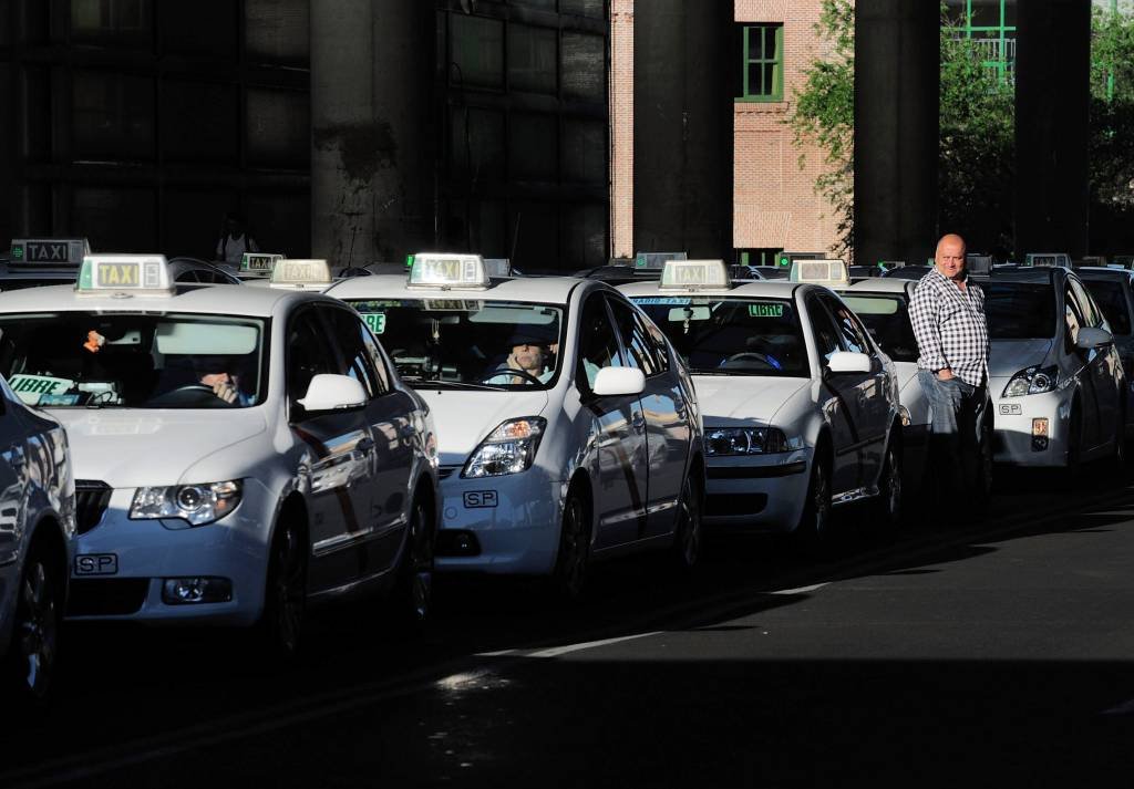 Metrô e táxis entram em greve em Madri