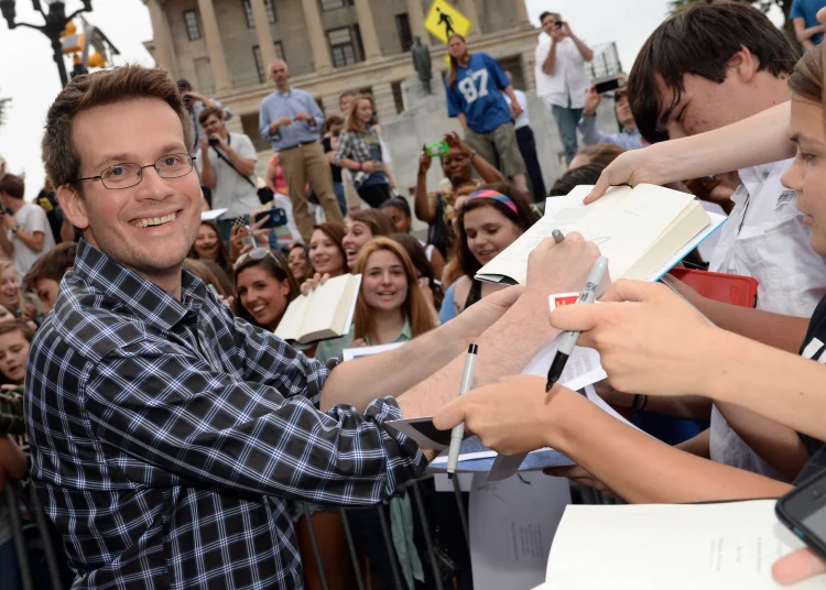 John Green: "É a minha primeira tentativa de escrever sobre o mesmo tipo de doença mental que afetou minha vida" (Rick Diamond/Getty Images)