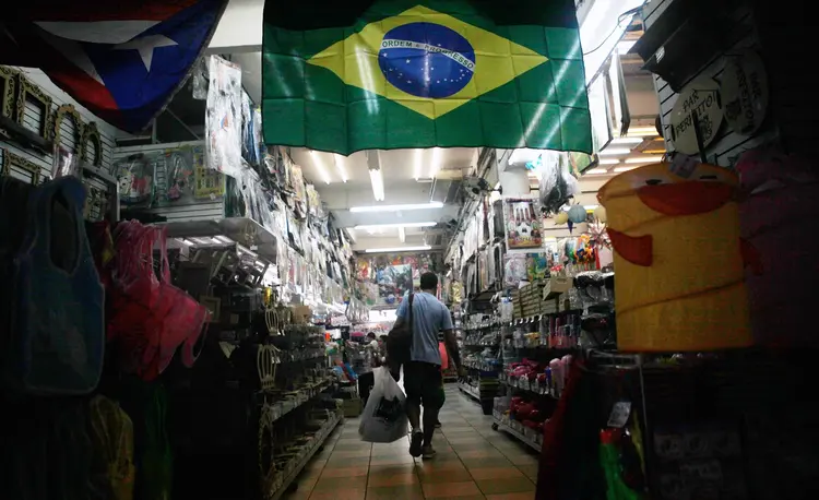 CRISE: Brasil se distancia dos vizinhos latinos na atração de investimentos – e vai precisar de tempo para melhorar nos índices  /  (Mario Tama/Getty Images)