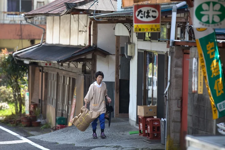 VELHICE: No Japão, contribuintes conseguem se aposentar e ainda usufruir de 10 anos de vida saudável, antes de adoecer / Carl Court/Getty Images