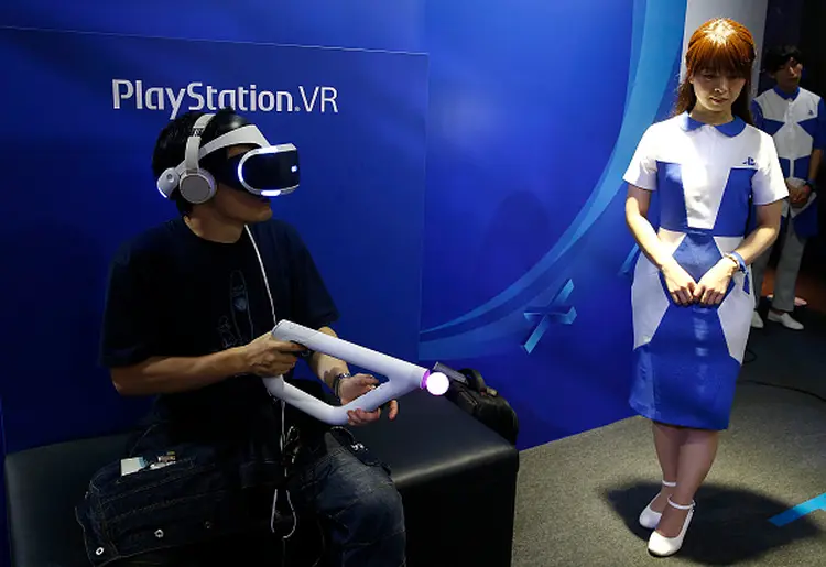 PLAYSTATION VR: óculos de realidade virtual da Sony chega as lojas nesta quinta-feira / Yuya Shino/Getty Images