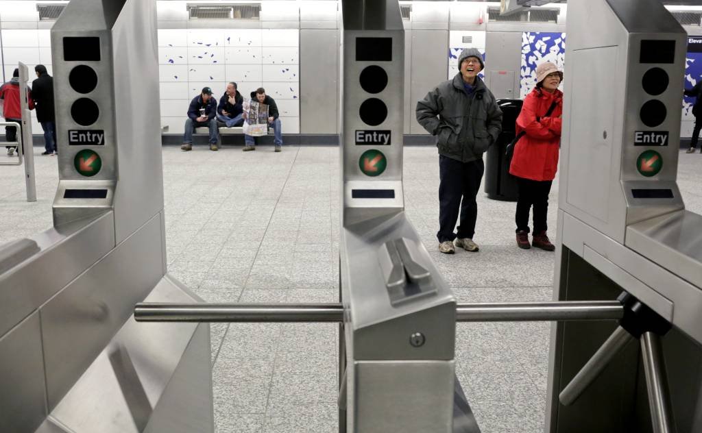 Pular roleta do metrô de Nova York deixará de ser crime