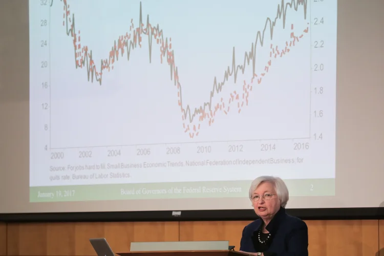 YELLEN, DO FED:  um Banco Central responsável não pode condicionar sua atuação a eventos incertos de natureza política e fora da dinâmica econômica corrente / Elijah Nouvelage/Getty Images