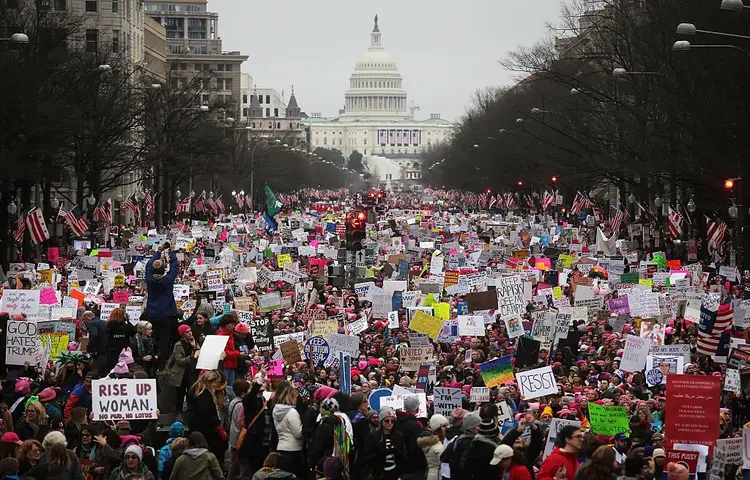 WASHINGTON: protesto de mulheres contra o novo presidente; hoje é dia de uma união internacional contra Trump / Mario Tama/Getty Images