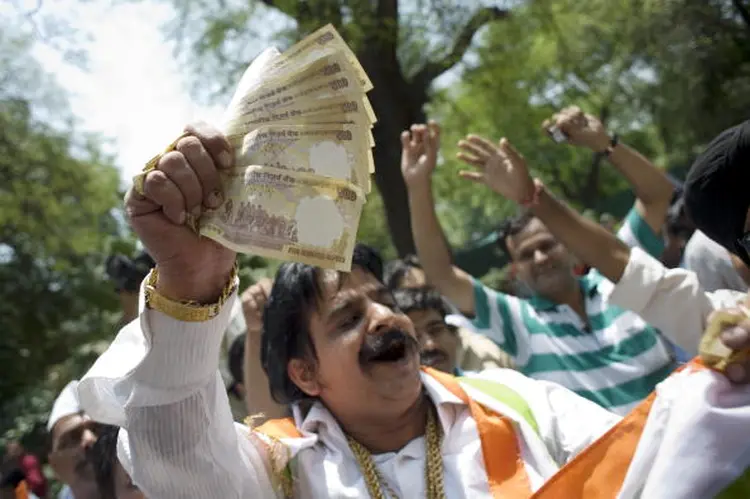 INDIA: plano do governo de substituir notas paralisou a economia / Keith Bedford/Getty Images