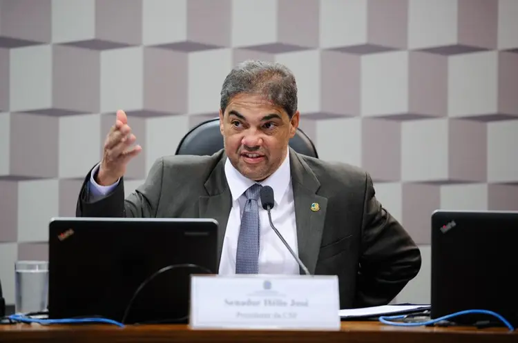 Hélio José: no documento, o relator destaca que, "antes de falar em déficit, é preciso corrigir distorções" (Edilson Rodrigues/Agência Senado)