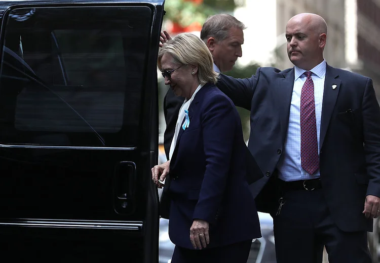 HILLARY CLINTON: no domingo, candidata foi conduzida por agentes do serviço secreto após passar mal em decorrência de uma pneumonia  / Justin Sullivan/Getty Images