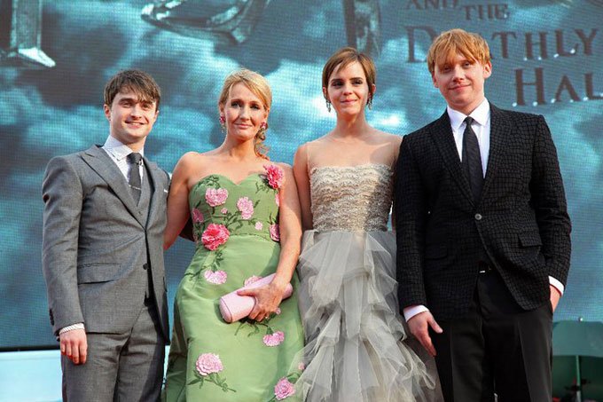 Daniel Radcliffe, J.K. Rowling, Emma Watson e Rupert Grint (Harry Potter/Facebook/Divulgação)