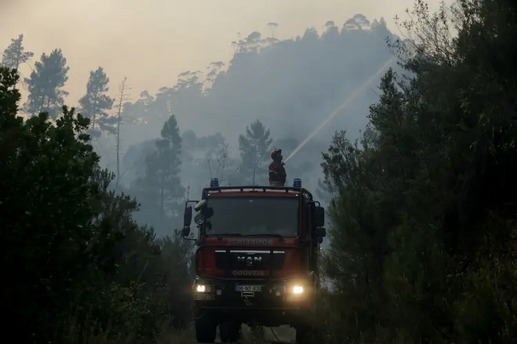 Incêndio em Portugal: chamas já devastaram área de 26 mil hectares (Miguel Vidal/Reuters)