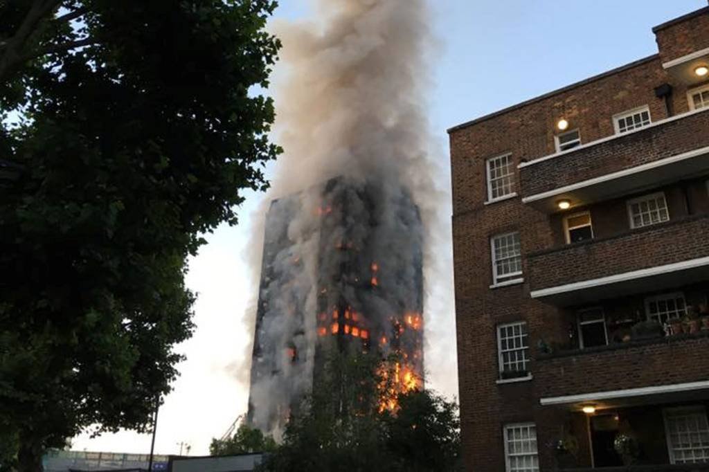 As imagens do incêndio em Londres