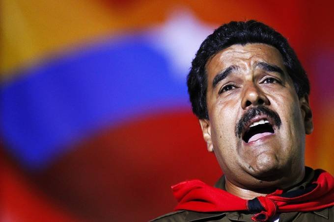 Senadores da Colômbia e do Chile denunciam Maduro no TPI