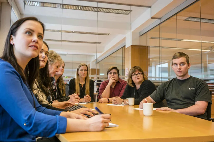 RECEITA FEDERAL ISLANDESA, ONDE MULHERES SÃO MAIORIA: nova lei obriga equidade salarial   / Bara Kristinsdottir/ The New York Times (Bara Kristinsdottir)