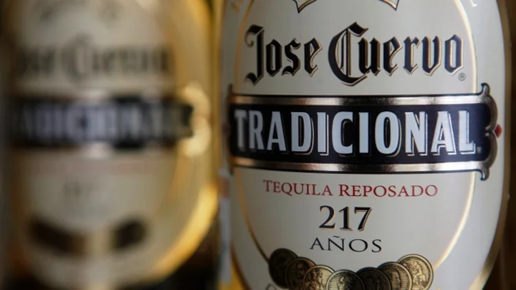 JOSÉ CUERVO: maior fabricante de tequila do mundo faz sua oferta pública de ações hoje e deve arrecadar cerca de 700 milhões de dólares / Edgard Garrido/Reuters