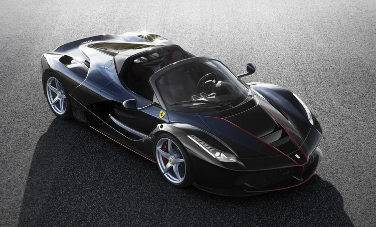 Versão sem teto da LaFerrari tem os mesmos 963 cv do modelo cupê (Divulgação/Ferrari/Divulgação)