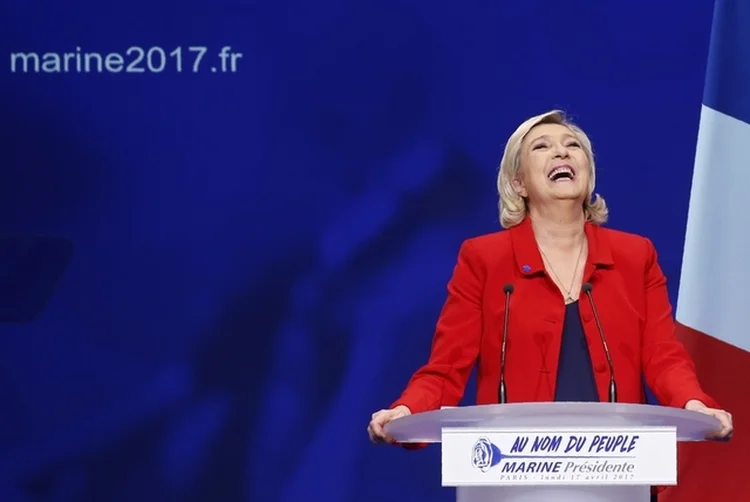 MARINE LE PEN: seu sucesso mostra que o maior problema de saúde com que a França sofre é a hipocondria / Pascal Rossignol/ Reuters (Pascal Rossignol/Reuters)