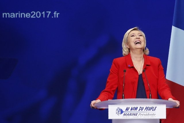 MARINE LE PEN: seu sucesso mostra que o maior problema de saúde com que a França sofre é a hipocondria / Pascal Rossignol/ Reuters (Pascal Rossignol/Reuters)