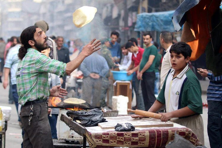 LESTE DE ALEPPO: região da cidade está sob cerco de Bashar al-Assad e pode voltar a sofrer bombardeios com impasse entre negociação de Rússia e o Ocidente / Abdalrhman Ismail / Reuters