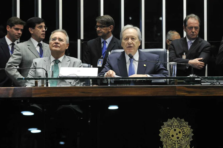 RENAN E LEWANDOWSKI NO SENADO: a previsão é que cerca de 60 senadores votem para receber a denúncia / Jane de Araújo/Agência Senado