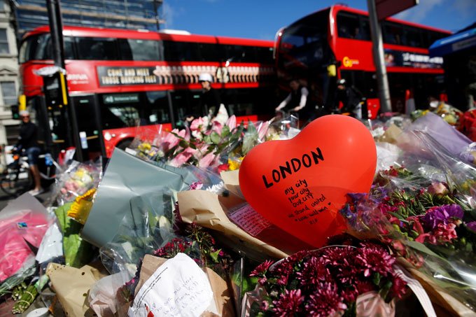 Morre espanhol que tentou salvar mulher de ataque em Londres