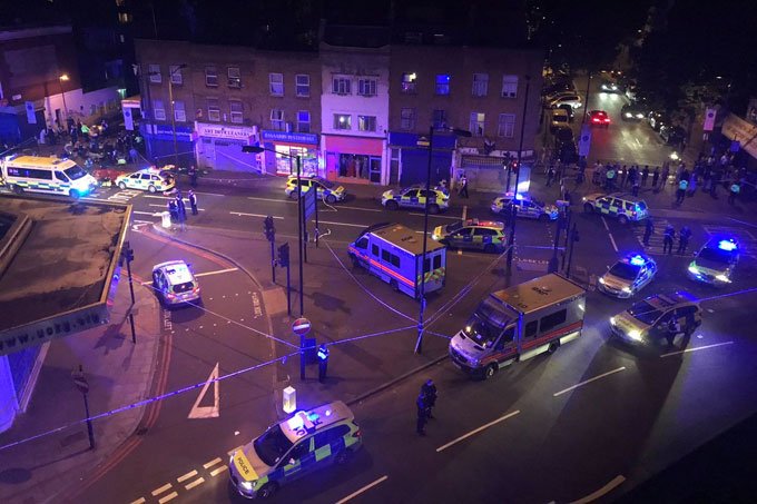 Londres confirma 1 morto e 10 feridos após atropelamento