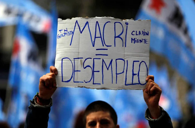 PROTESTO CONTRA MACRI: equilibrar os fundamentos econômicos com o curto prazo é o maior desafio tanto na Argentina quanto no Brasil / Marcos Brindicci/Reuters