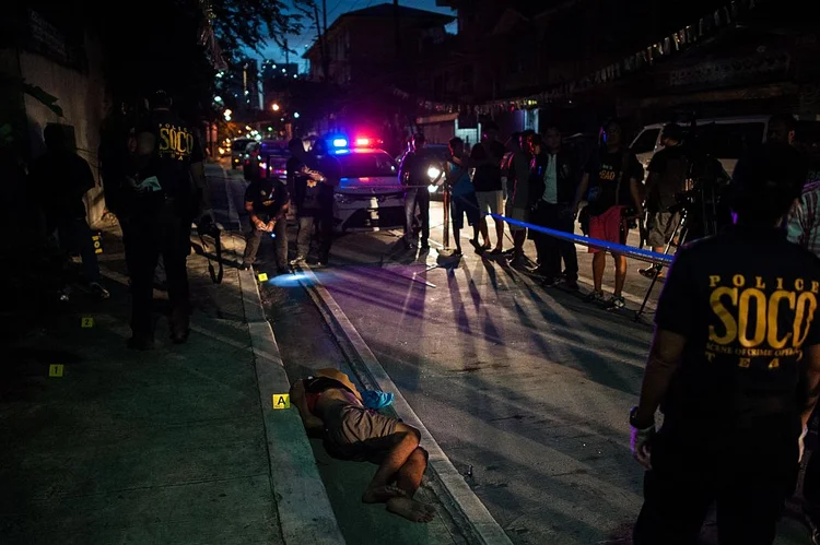 MANILA, FILIPINAS: cerca de 6.000 já foram mortos desde que a política anti-drogas do presidente Rodrigo Duterte começou em junho / Dondi Tawatao/Getty Images